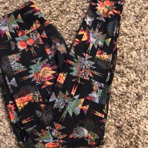 LuLaRoe Black Aztec Leggings